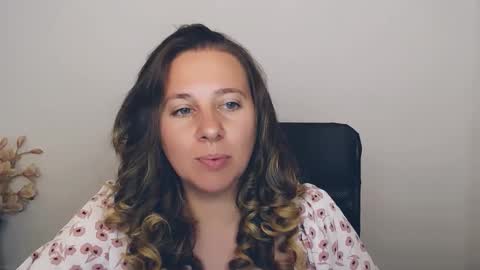 Snapshot of darklure_ chatting on September 17, 2025, 4:08 pm Anna online show from September 17, 2025, 4:08 pm