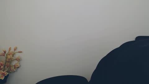 Snapshot of darklure_ chatting on September 29, 2025, 4:12 pm Anna online show from September 29, 2025, 4:12 pm