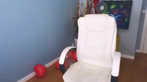 darkmoon____ online show from March 1, 2025, 1:29 pm