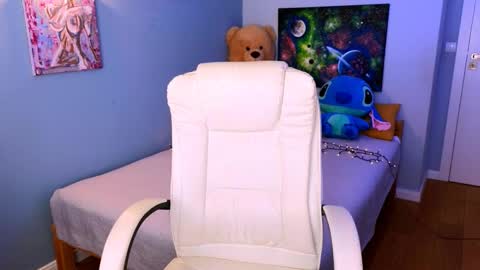 darkmoon____ online show from October 22, 2025, 2:06 pm