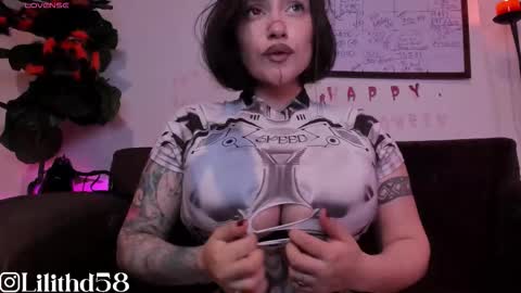 darknes_lilith18 online show from November 6, 2025, 2:34 am