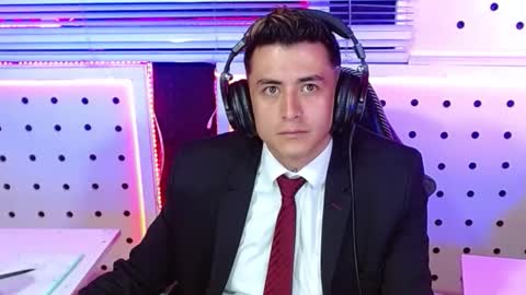 DARKO0717 online show from November 28, 2025, 5:59 pm