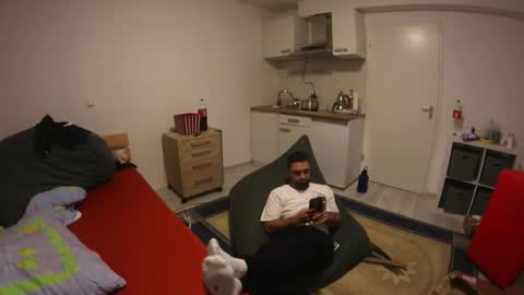 darkschneider_ online show from October 30, 2025, 2:13 am