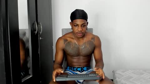 Snapshot of darktemp_ chatting on February 6, 2026, 11:46 am Darktemp online show from February 6, 2026, 11:46 am