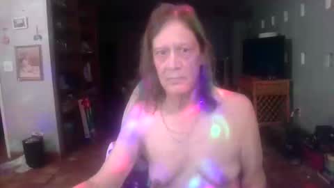 darla_darling1222101 online show from April 9, 2026, 2:22 am