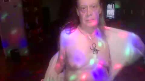 darla_darling1222101 online show from April 18, 2026, 12:09 pm