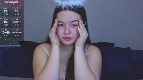 darlenedolce online show from October 31, 2025, 9:43 am