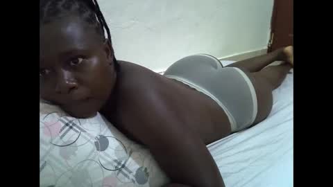 darling_ella online show from February 16, 2026, 5:14 am