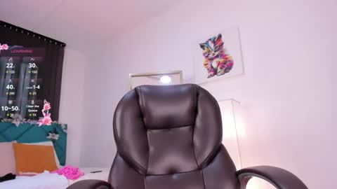 Snapshot of darling_spoiled chatting on June 22, 2026, 11:07 am darling online show from June 22, 2026, 11:07 am