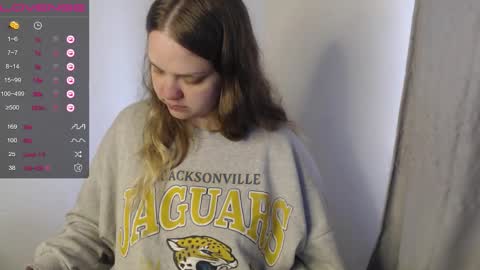 Snapshot of darling_tony18 chatting on September 23, 2025, 1:36 pm darling_tony18 online show from September 23, 2025, 1:36 pm