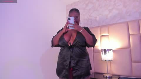  Darnell Queen online show from December 15, 2024, 8:41 am