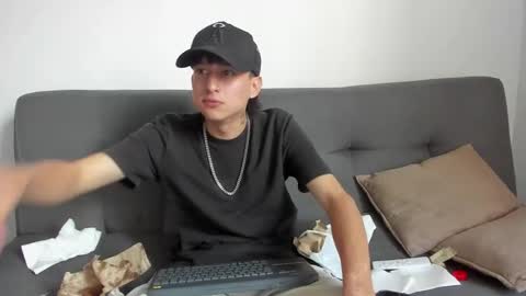 darsel_night online show from November 22, 2025, 3:11 pm