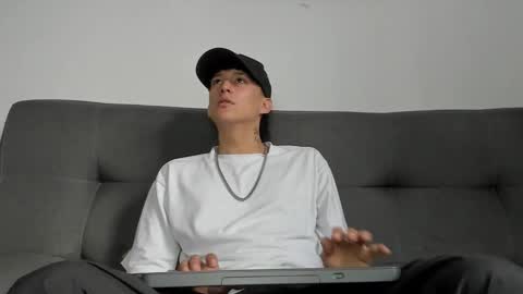 darsel_night online show from December 2, 2025, 8:04 pm