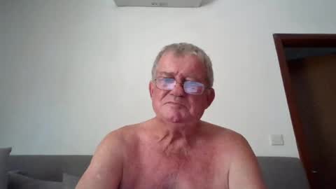 darwincock online show from June 26, 2026, 5:12 am