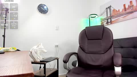 Dash online show from November 1, 2025, 1:35 pm