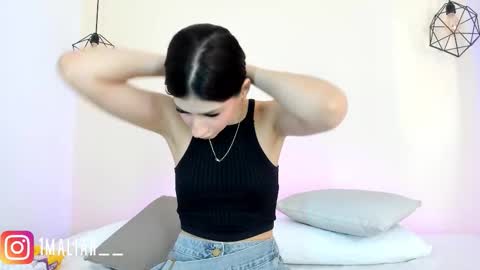 Snapshot of dasha_b chatting on October 10, 2025, 8:19 pm Dasha online show from October 10, 2025, 8:19 pm