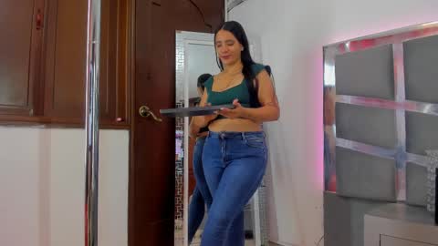 Snapshot of dashafoxxx chatting on March 4, 2025, 12:55 pm Dasha Foxxx online show from March 4, 2025, 12:55 pm