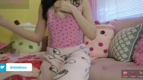 Kiara  online show from June 7, 2026, 3:43 am