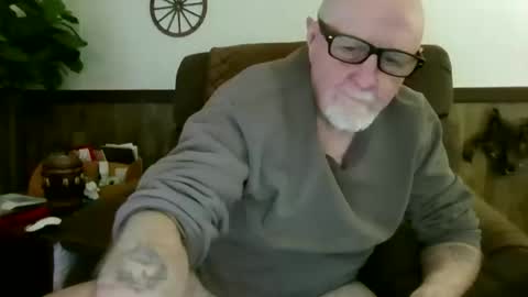Snapshot of dave571960 chatting on May 14, 2026, 10:49 pm dave571960 online show from May 14, 2026, 10:49 pm