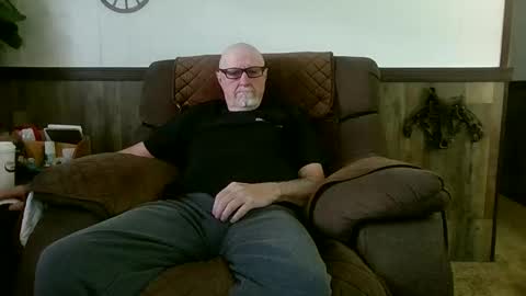 Snapshot of dave571960 chatting on May 23, 2026, 10:30 am dave571960 online show from May 23, 2026, 10:30 am