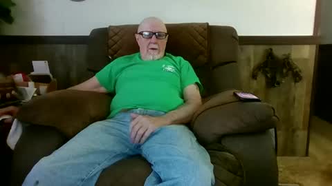Snapshot of dave571960 chatting on May 27, 2026, 10:01 am dave571960 online show from May 27, 2026, 10:01 am