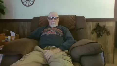 Snapshot of dave571960 chatting on July 17, 2026, 9:49 am dave571960 online show from July 17, 2026, 9:49 am