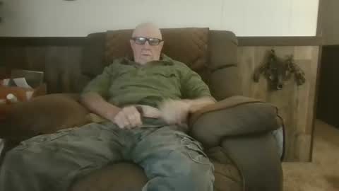 Snapshot of dave571960 chatting on July 23, 2026, 9:51 am dave571960 online show from July 23, 2026, 9:51 am