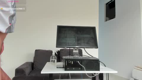 Snapshot of dave_hs chatting on January 27, 2025, 8:28 pm dave_hs online show from January 27, 2025, 8:28 pm