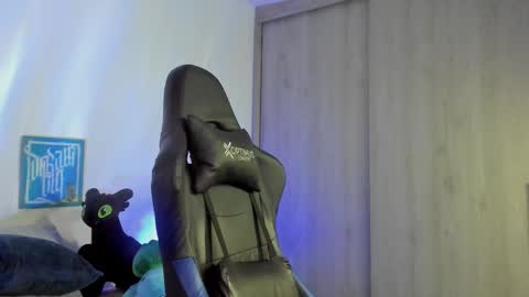 DAVE MAX online show from March 25, 2026, 3:18 pm