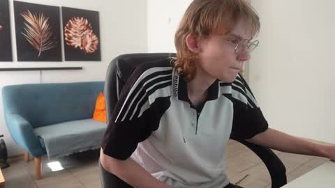 Snapshot of dave_redmond chatting on April 15, 2026, 1:51 pm DAVE REDMOND online show from April 15, 2026, 1:51 pm