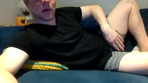 daveb709709709 online show from April 14, 2026, 2:06 am