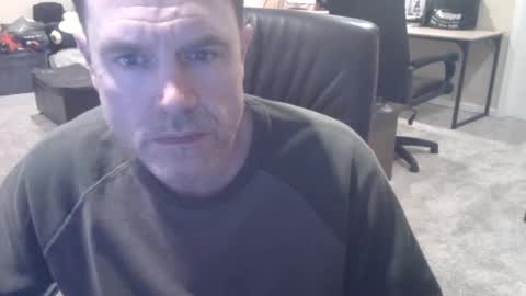 Snapshot of daved14u chatting on November 10, 2025, 6:23 am daved14u online show from November 10, 2025, 6:23 am