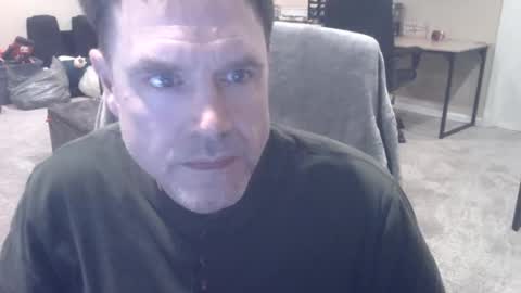 Snapshot of daved14u chatting on February 17, 2026, 6:54 am daved14u online show from February 17, 2026, 6:54 am