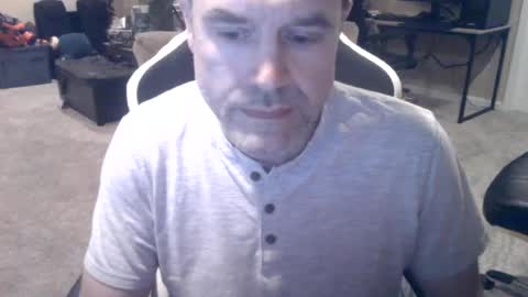 Snapshot of daved14u chatting on June 21, 2026, 6:05 am daved14u online show from June 21, 2026, 6:05 am