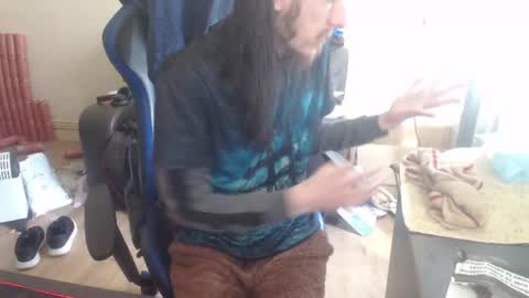 Snapshot of daver281197 chatting on July 5, 2026, 10:22 am dave online show from July 5, 2026, 10:22 am