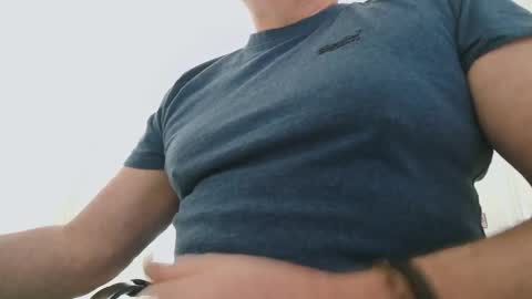 davesu12345 online show from April 20, 2026, 11:13 am