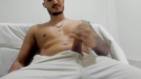 Snapshot of david__ox chatting on December 13, 2024, 11:28 pm david__ox online show from December 13, 2024, 11:28 pm