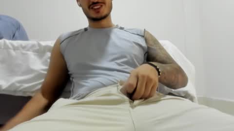 Snapshot of david__ox chatting on December 23, 2024, 11:28 pm david__ox online show from December 23, 2024, 11:28 pm