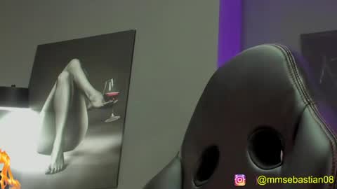 Snapshot of david_jons7 chatting on June 28, 2026, 4:07 am David Jons online show from June 28, 2026, 4:07 am