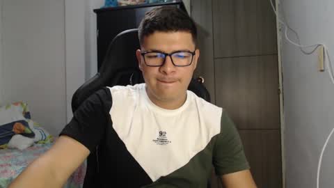 david smit online show from March 4, 2025, 9:32 pm