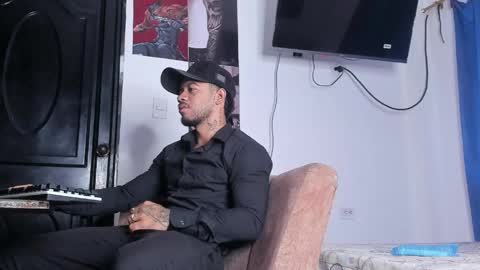 Snapshot of davide_daniels chatting on May 25, 2026, 1:50 pm Davide online show from May 25, 2026, 1:50 pm
