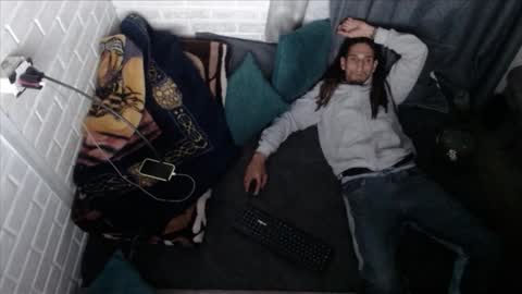 DAVILS online show from December 17, 2025, 4:07 am