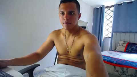 Snapshot of davisito7 chatting on February 4, 2026, 7:20 pm David Angel online show from February 4, 2026, 7:20 pm