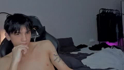 Snapshot of davisross chatting on January 29, 2025, 2:21 pm davis online show from January 29, 2025, 2:21 pm