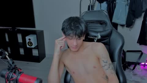 Snapshot of davisross chatting on March 9, 2025, 10:08 pm davis online show from March 9, 2025, 10:08 pm