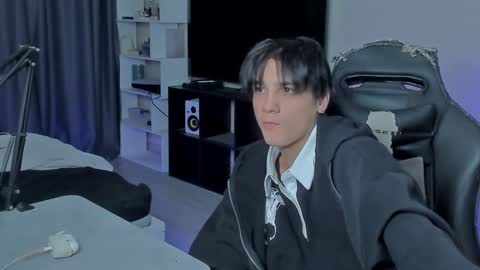 Snapshot of davisross chatting on October 6, 2025, 12:30 am davis online show from October 6, 2025, 12:30 am