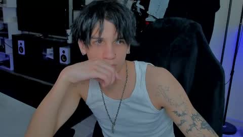 davis online show from April 22, 2026, 5:25 pm