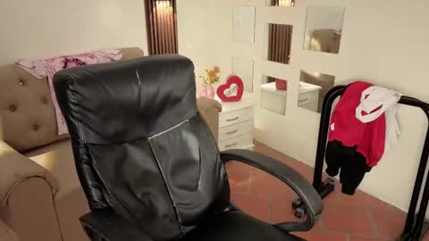 davoxer online show from April 12, 2026, 3:22 am