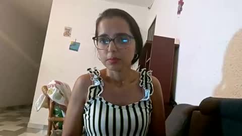 dayana_cruz online show from November 15, 2025, 3:04 am