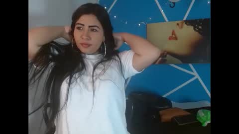 dayanna_lovee online show from November 19, 2025, 6:19 pm